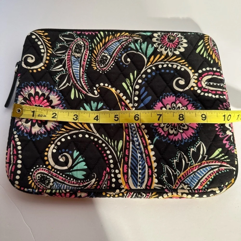 Vera Bradley Quilted Cotton Zip Laptop Tablet Sleeve Bandana‎ Swirl 10” x 8.5”
